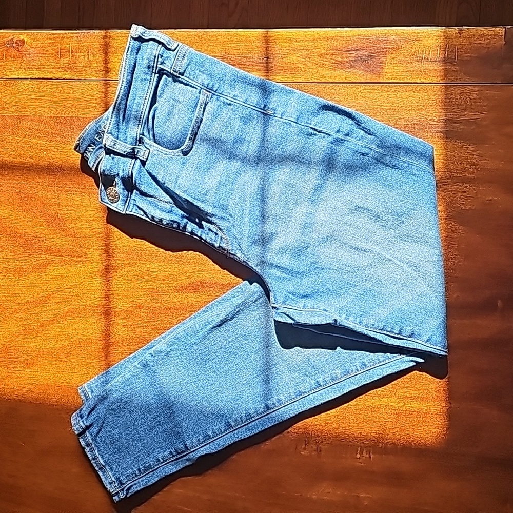 American Eagle High Rise Jeggings size 12 Short.  Next Level stretch.  Brand New